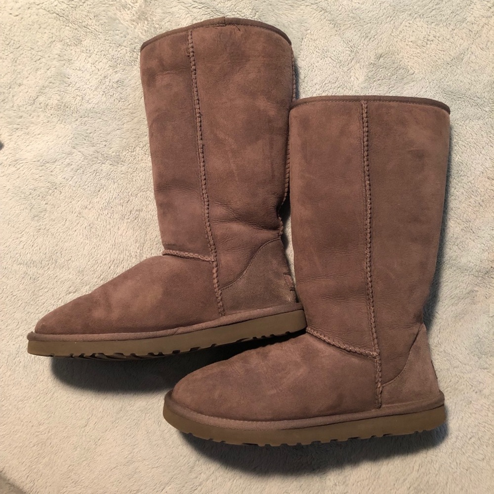 Women’s tall grey uggs